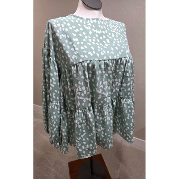 Green Animal Print Long Sleeve Tiered Blouse By 143 Story - Picture 1 of 5